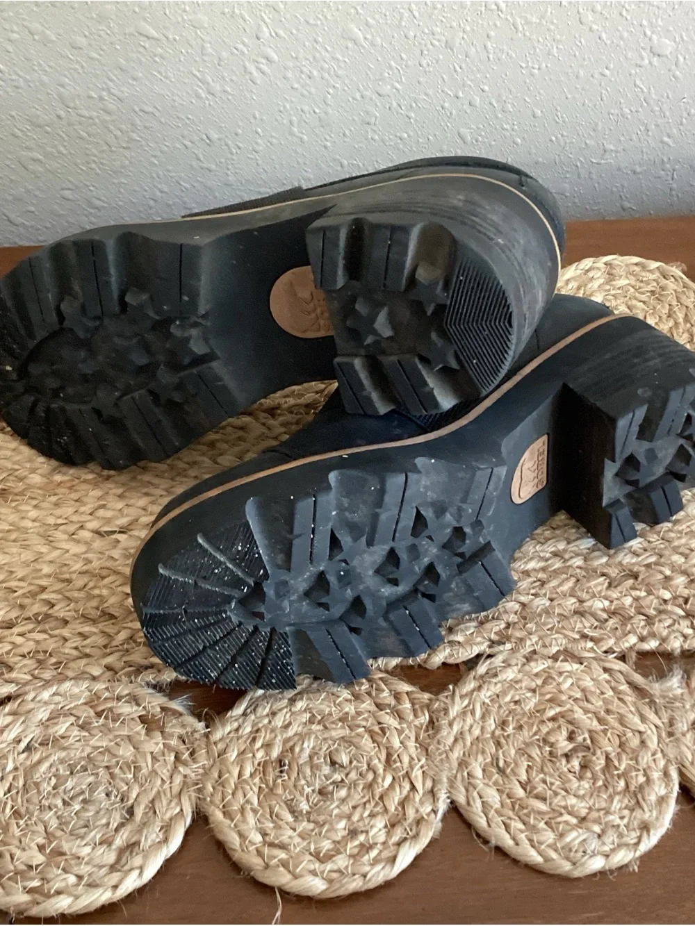 Sorel Black Leather Women’s Slip-On Platform Loafers with Elastic Band